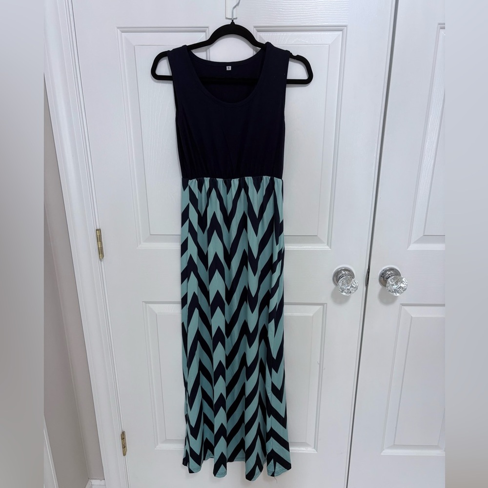 Chevron Patterned Maxi Dress - Navy & Light Blue
